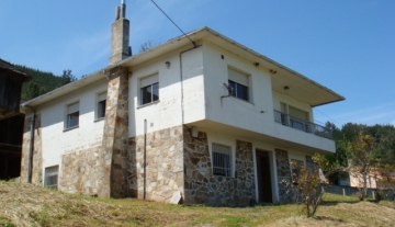 Casa en Santalla (Ribeira de Piquín)