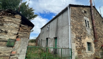 Casa en A Pena (Meira)