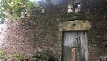 Casa con finca na Aguarda (A Pastoriza))